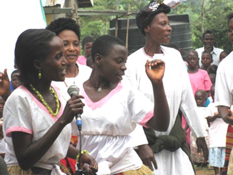 Kwesimira Frauengruppe: «Aids-Waisen dabei helfen, den Alltag zu bewältigen»